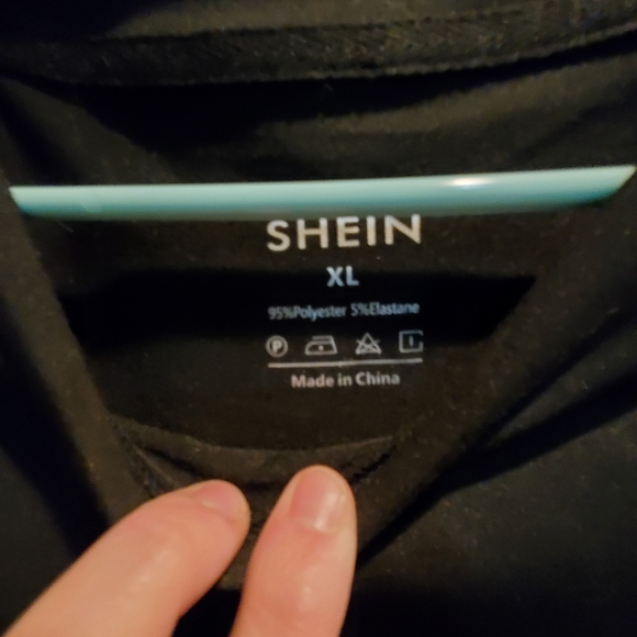 Shein Women's size XL, Tee Shirt, Short Sleeve, Polyester, never worn, perfect - Picture 3 of 6